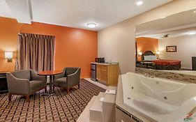 Econo Lodge Inn & Suites Granite City - St Louis